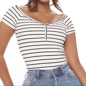 White/black Off-Shoulder Short Sleeved Top